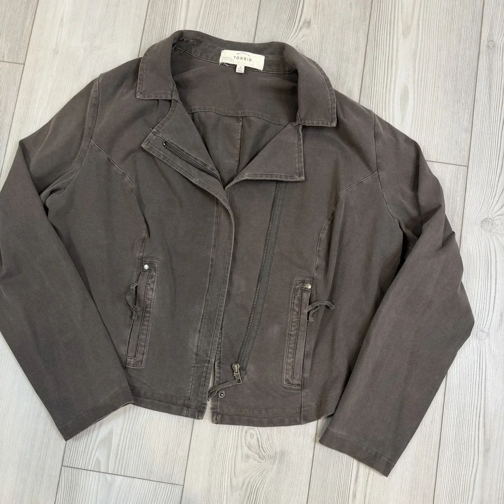 Torrid 2X Denim Moto Jacket Taupe Brown Earthy Boho Goblin Granola‎ Rustic
